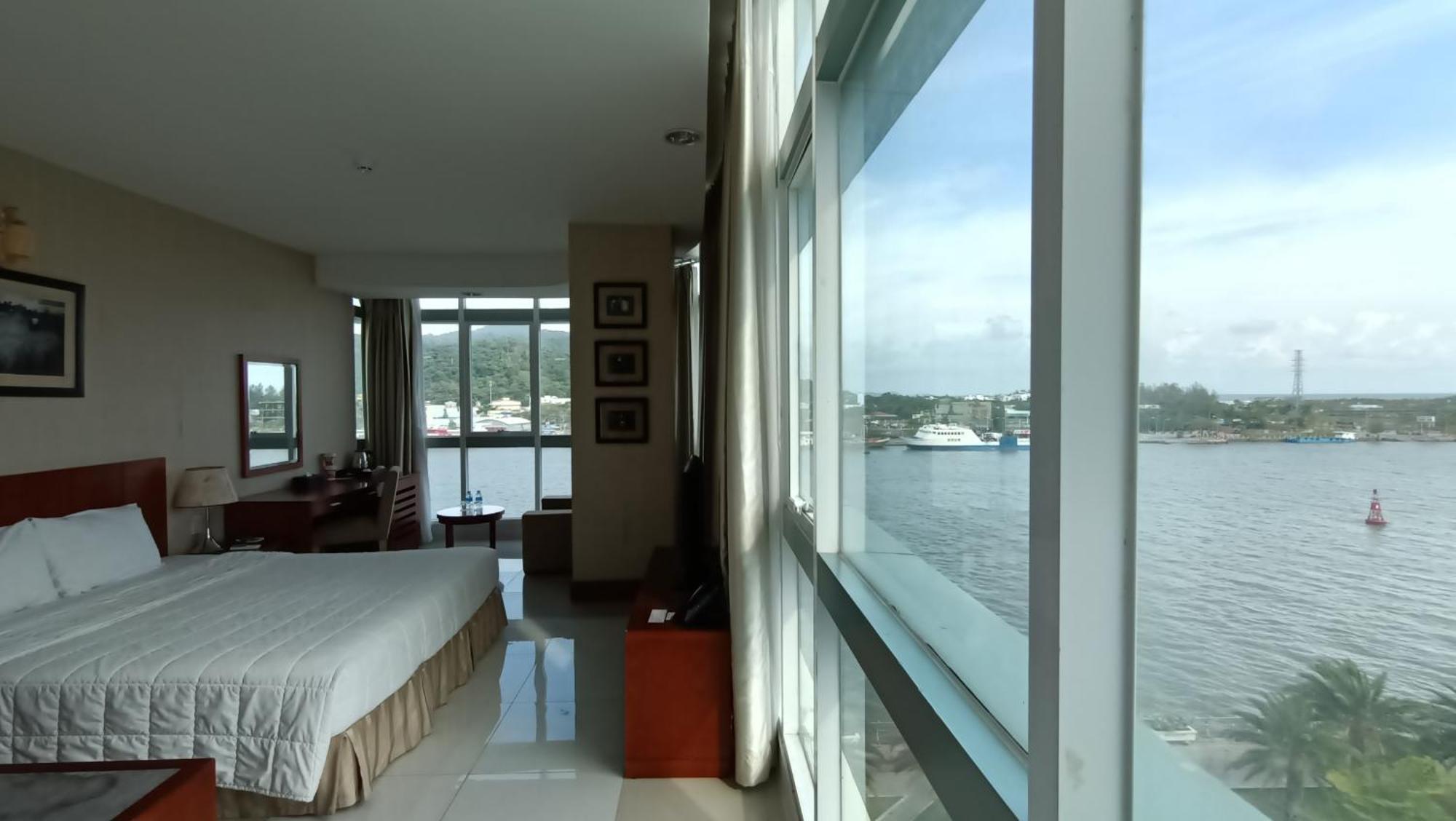 River Hotel Хатьен Экстерьер фото