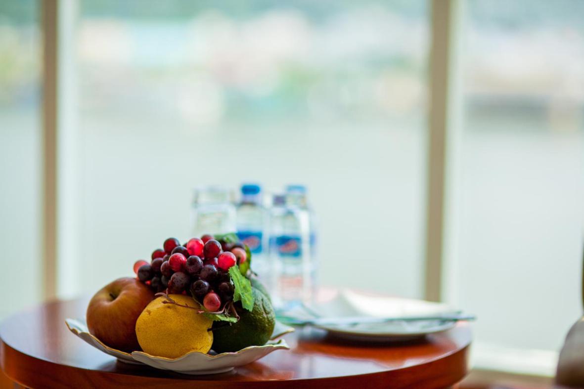 River Hotel Хатьен Экстерьер фото