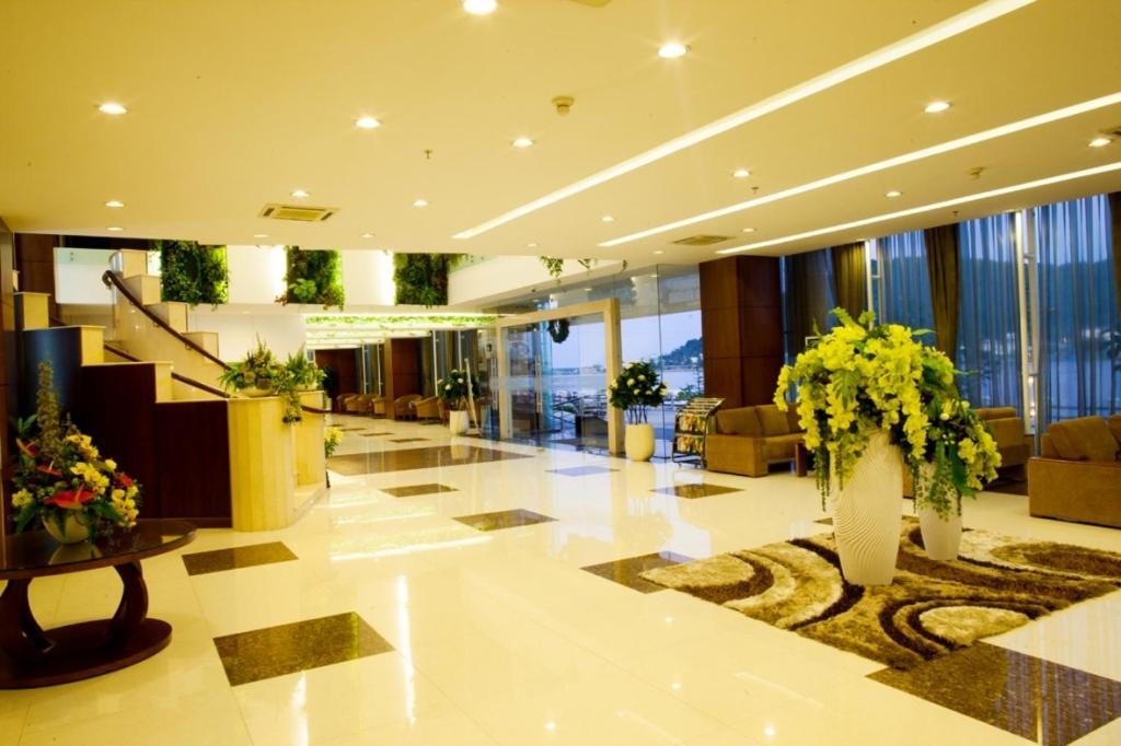 River Hotel Хатьен Экстерьер фото